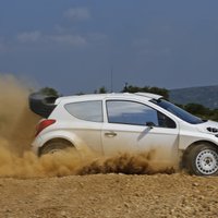 'Hyundai' WRC komanda aizvada pirmos grants testus