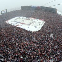 Sniegs, sals un skatītāju rekords krāšņo NHL 'Winter Classic' spēli