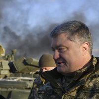 Porošenko aicina NATO nosūtīt karakuģus uz Azovas jūru
