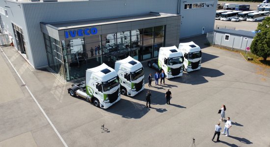Foto: 'Iveco' kompānijai 'Hegelmann Group' piegādās vēl 160 zemas emisijas vilcējus