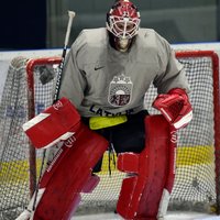 Vārtsargs Muštukovs pievienojas Francijas hokeja līgas pastarīšiem 'Scorpions'