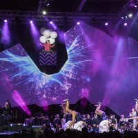 Foto: Jaunieši svin Latvijas simtgadi lielkoncertā 'Liepāja izAicina'