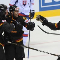 Vācijas izlase pasaules čempionāta sastāvā pieteikusi divus NHL spēlētājus