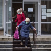 Lietuvā ar koronavīrusu inficējušies vēl 1043 cilvēki; Igaunijā – 401 saslimušais