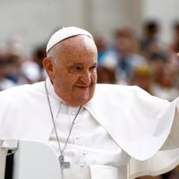 Pāvests Francisks saistībā ar bronhītu ievietots slimnīcā