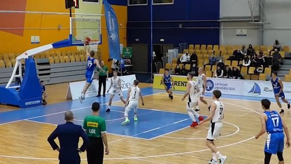 Video: LU basketbolisti 'danko', Elksnis trāpa pēdējās sekundēs – LIBL nedēļas TOP 5