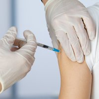 Латвия приближается к средним показателям вакцинации по ЕС