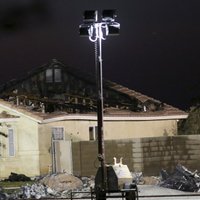 В Калифорнии на жилые дома упал истребитель