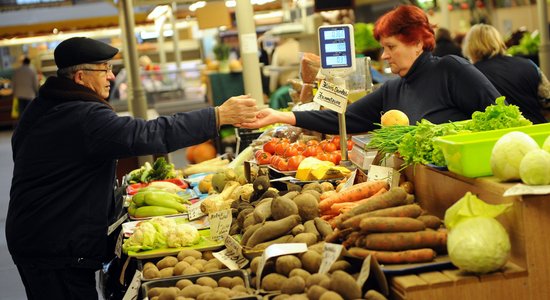 Latvijas iedzīvotāji par lielāko potenciālo risku iespējām darba tirgū uzskata vecumu