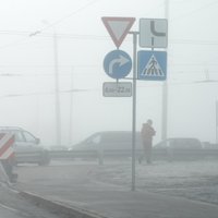 Foto: Rīgas centru sedz bieza migla