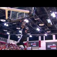 Video: NBA Vasaras līgā 'Trail Blazers' basketbolisti izspēlē skaistu 'alley-oop'