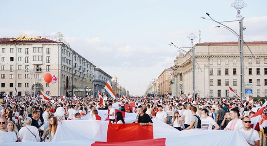 Grāmatas 'Meklējot taisnīgumu. Vardarbības vēsture Baltkrievijā' lasījumi. Tiešraide beigusies