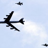Latviju plānotās mācībās pārlidojuši 'B–52' bumbvedēji