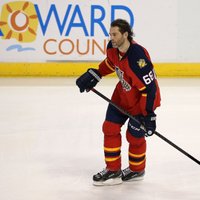 Легенда мирового хоккея Ягр остался в НХЛ еще на один сезон