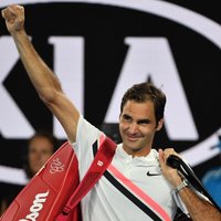Federers pēc pretinieka izstāšanās viegli iekļūst 'Australin Open' finālā