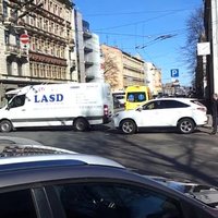 Kāpēc piektdien Rīgas centrā bija sastrēgums