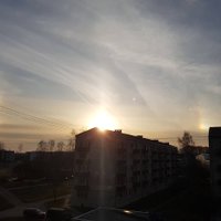 Foto: Aculiecinieki Latvijā novēro neparastu saullēktu