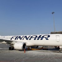 В аэропорту Хельсинки летчик Finnair выпал из самолета