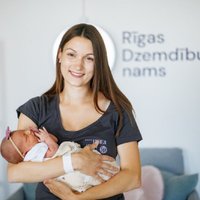 Viņu sauc Anne! Atrāda Dziesmu un deju svētku dalībnieces dzimušo bērniņu