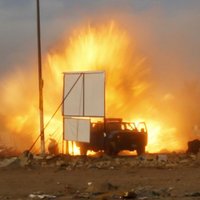 Foto: Nāvējošas eksplozijas mirklis Irākā