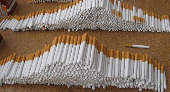 Robežsargi atrod vairāk nekā pusmiljonu kontrabandas cigarešu