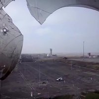 Video: Kā pēc mēnešiem ilgām kaujām izskatās Doņeckas lidostas terminālī