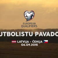 Video: Kā mazie futbola censoņi izveda laukumā Latvijas un Čehijas spēlētājus