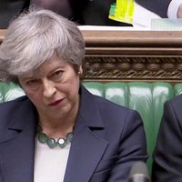 Meja brīdina parlamentu nepieļaut 'Brexit' atlikšanu uz visiem laikiem