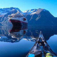 Norvēģijas fjordi no neparasta skatpunkta – kā troļļu zeme izskatās, braucot ar kajaku
