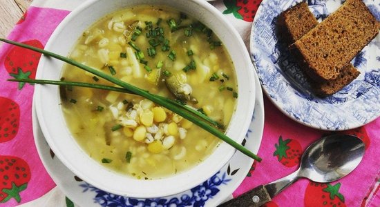 Постный суп с перловкой и дробленым горохом