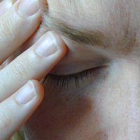 Женская головная боль: откуда берется и как бороться?