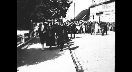 Video: 1930. gadā Jelgavā atklāj Jāņa Čakstes pieminekli