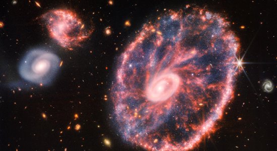 Viena galaktika, divu paaudžu teleskopi – salīdzinām Veba un Habla uzņemtos attēlus