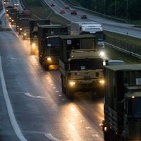 Фото и видео: впечатляющая колонна техники НАТО на дорогах Литвы