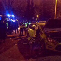 ФОТО: Тройная авария в Пардаугаве - пассажиры BalticTaxi чудом остались живы