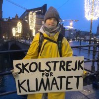 Tūnberga atgriežas pie saknēm – protestēšanas pie Zviedrijas parlamenta
