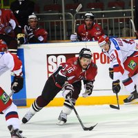 Daugaviņš un Girgensons nepalīdzēs Latvijas izlasei olimpiskajā kvalifikācijas turnīrā