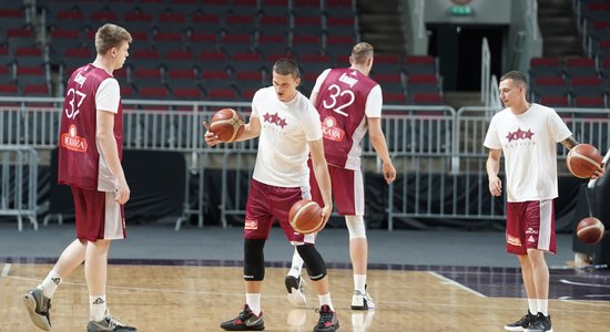 Principiālais duelis: Latvijas basketbolisti Blūma godināšanas spēlē tiekas ar Lietuvu