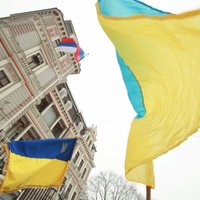 У посольства России в Риге прошел пикет в поддержку Украины; есть задержанные