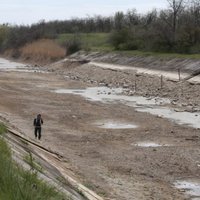 Pārtraukta ūdens piegāde Krimai; amatpersona norāda uz Krimas neprofesionalitāti