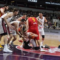Melnkalnes basketbola izlasei pret Latviju nepalīdzēs divi saspēles vadītāji