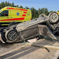 Video: Dzērājšoferis ietriecies Latvijas vadošās sprinteres auto