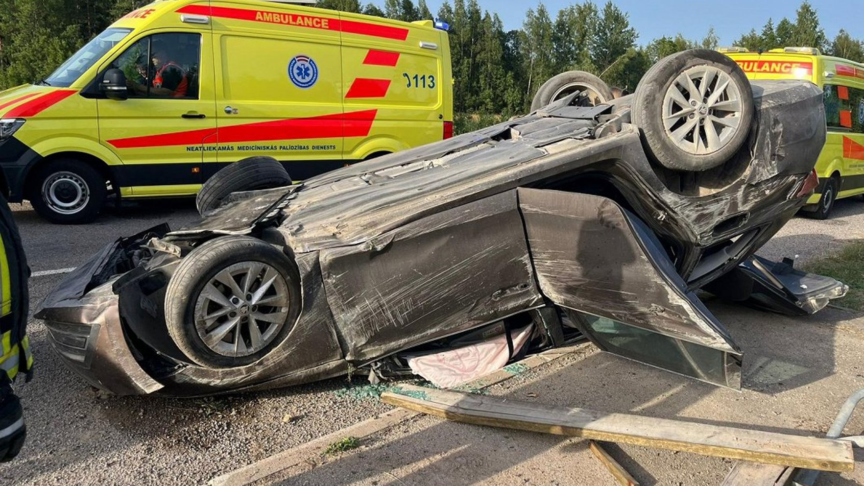 Video: Dzērājšoferis ietriecies Latvijas vadošās sprinteres auto