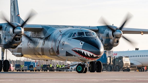 AN-26 kravas lidmašīna – haizivs UR-CSK - 29