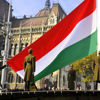 Ungāri turpinās apmācīt kurdu pešmergu, apliecina virspavēlnieks