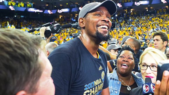 Durants nepiedalīsies tradicionālajā NBA čempionu vizītē pie ASV prezidenta Durants nepiedalīsies tradicionālajā NBA čempionu vizītē pie ASV prezidenta