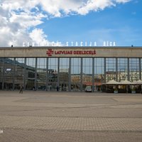 Rīgas Centrālo dzelzceļa staciju turpmāk greznos jauns uzraksts