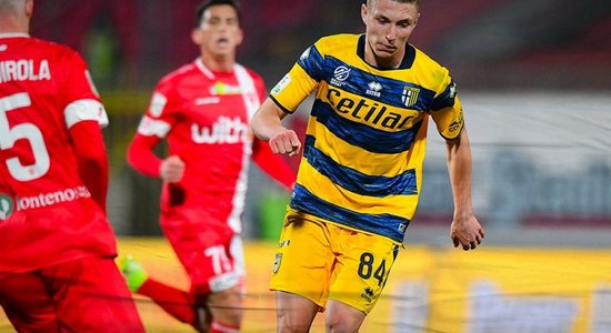 Latvijas futbola talants Šits no slavenās 'Parma' izīrēts C sērijas klubam SPAL