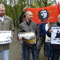 ВИДЕО: Как в День независимости латвийцы выступали против НАТО и за украинский народ