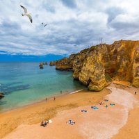 Португалия запретила громкую музыку на пляжах, штрафы достигают 36 000 евро